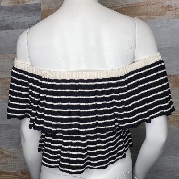 Urban Outfitters off the shoulder ruffle top black and cream XSmall - Picture 10 of 10